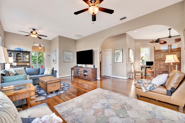 Foto del edificio - 28 Michiana Dr