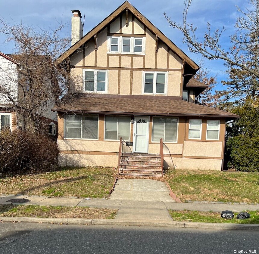 Primary Photo - 508 Monroe St