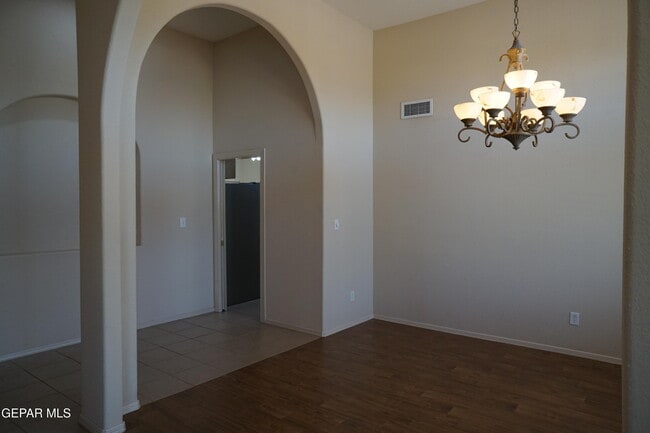 Building Photo - 6693 Capitan Ridge
