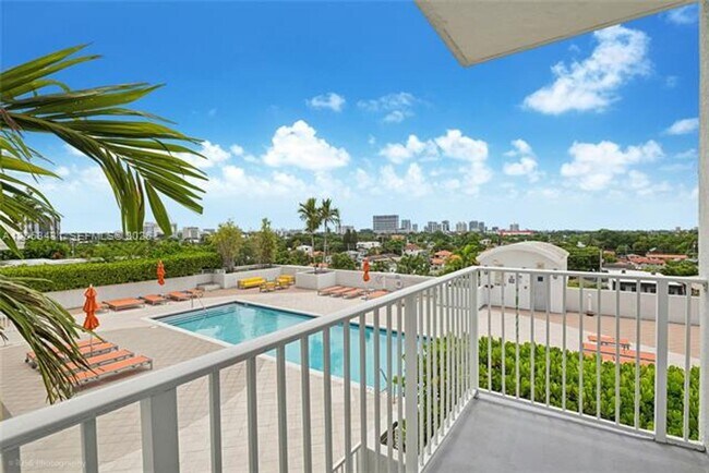 Foto del edificio - 3180 SW 22nd Terrace