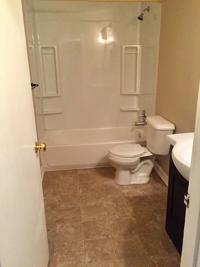 Building Photo - 2 br, 2 bath House - 3216 New Lynnview Dr
