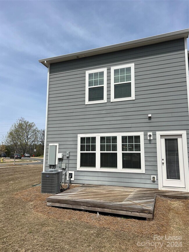 Foto del edificio - 15008 Meacham Farm Dr