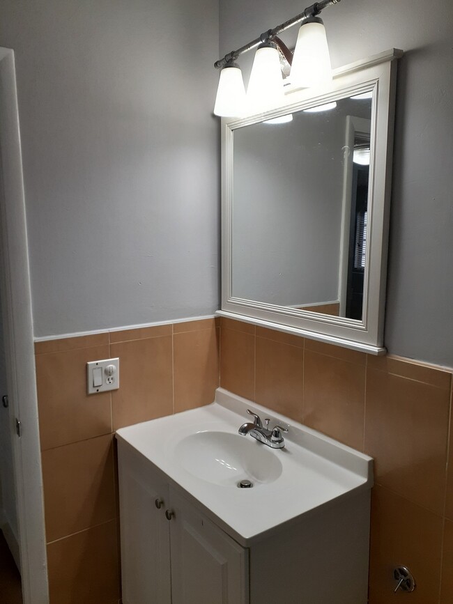 Foto del edificio - 2031 Dewey St