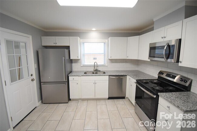 Foto del edificio - 924 Edgegreen Dr