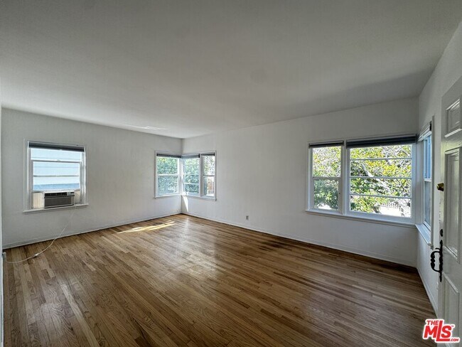 Foto del edificio - 1246 Edris Dr