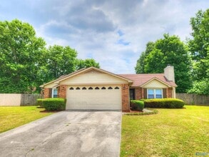 Building Photo - 1008 Fieldstone Ct SE
