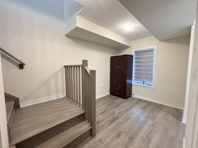 Building Photo - 185 Bedrock Dr