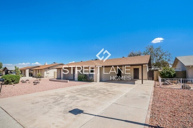 Foto del edificio - REDUCED! - NOW OFFERING THE FIRST FULL MON...