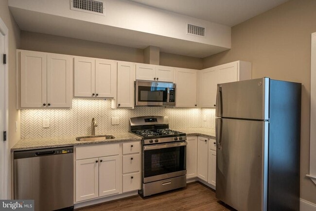 Building Photo - 29 E Gay St