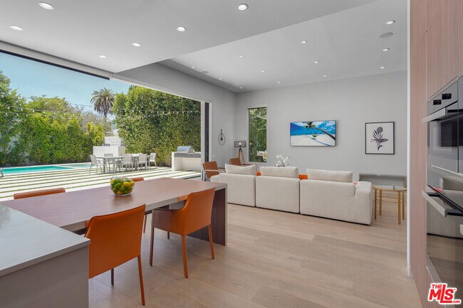 Foto del edificio - 327 N Flores St