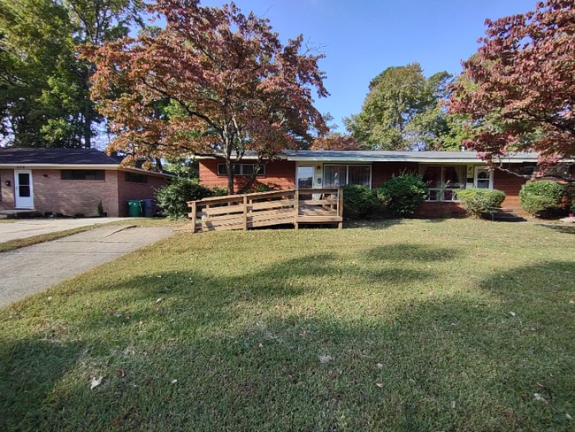 Building Photo - 510 Camrose Dr