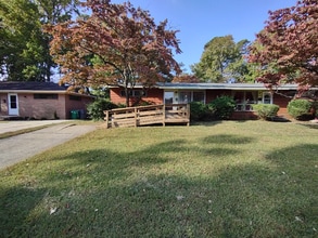 Building Photo - 510 Camrose Dr