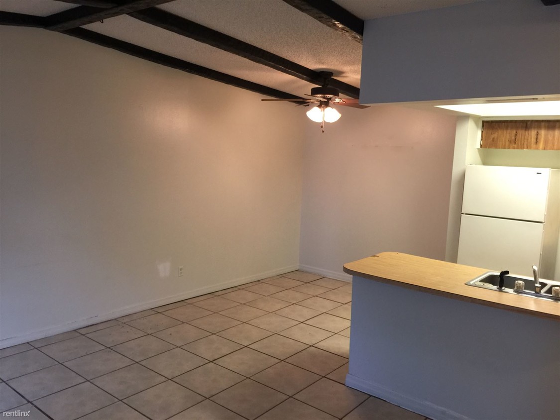 Foto principal - 3076 Saint Paul Dr