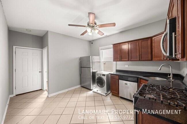 Foto del edificio - 2947 N Avers Ave