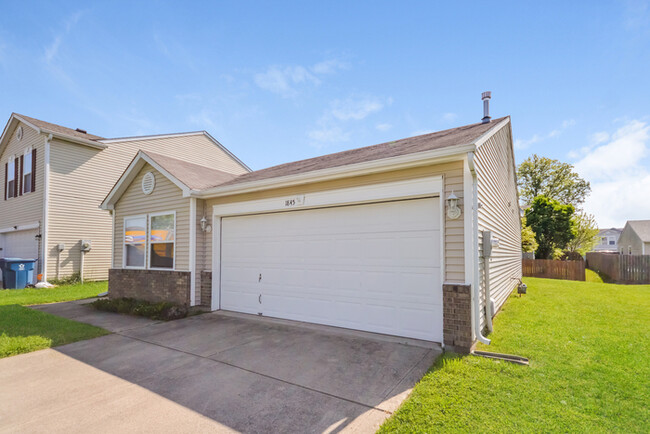 Building Photo - 1845 Blue Pine Ln
