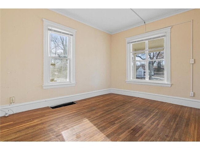 Foto del edificio - 2222 N Girard Ave