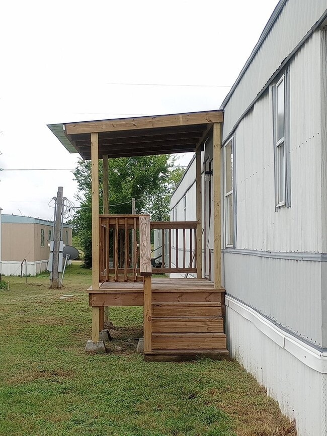 Building Photo - 906 FM247