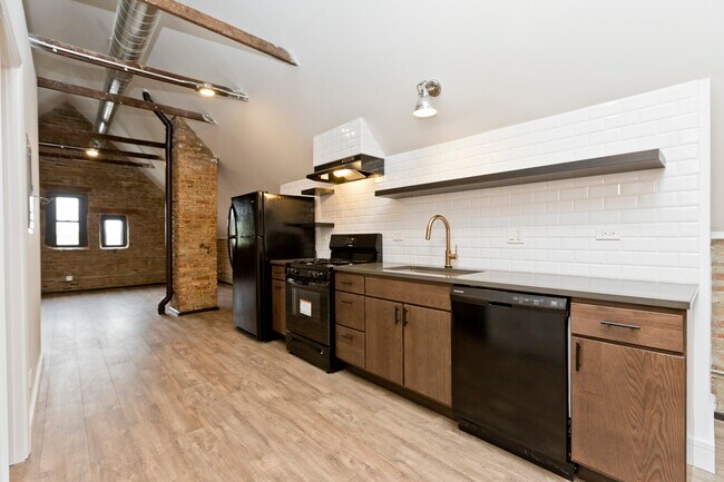 Building Photo - 837 W 33rd Pl