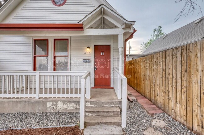 Foto del edificio - 654 Meade St