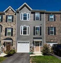 Building Photo - 13611 Corinthian Ln