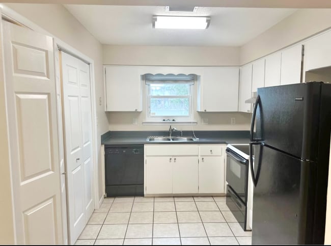 Building Photo - 21 Wright Pkwy NW