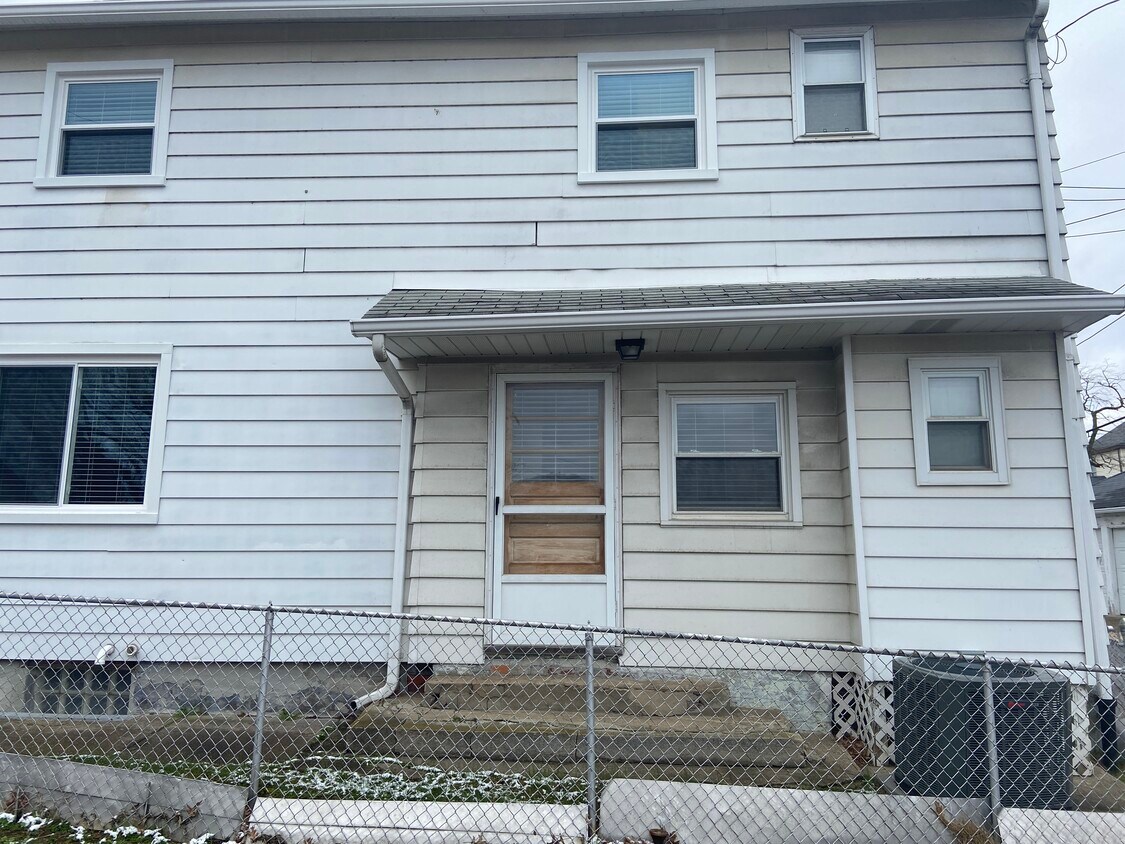 21 Spikenard St, Carnegie, PA 15106 House for Rent in Carnegie, PA