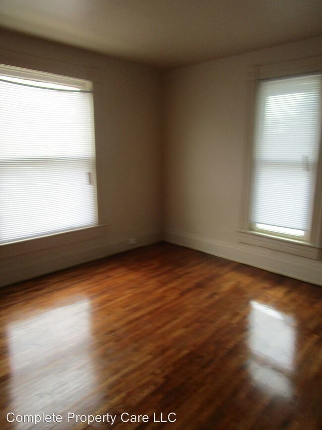 Building Photo - 655 N Elm St
