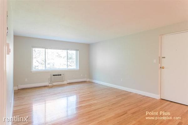 Building Photo - 61 Moraine St