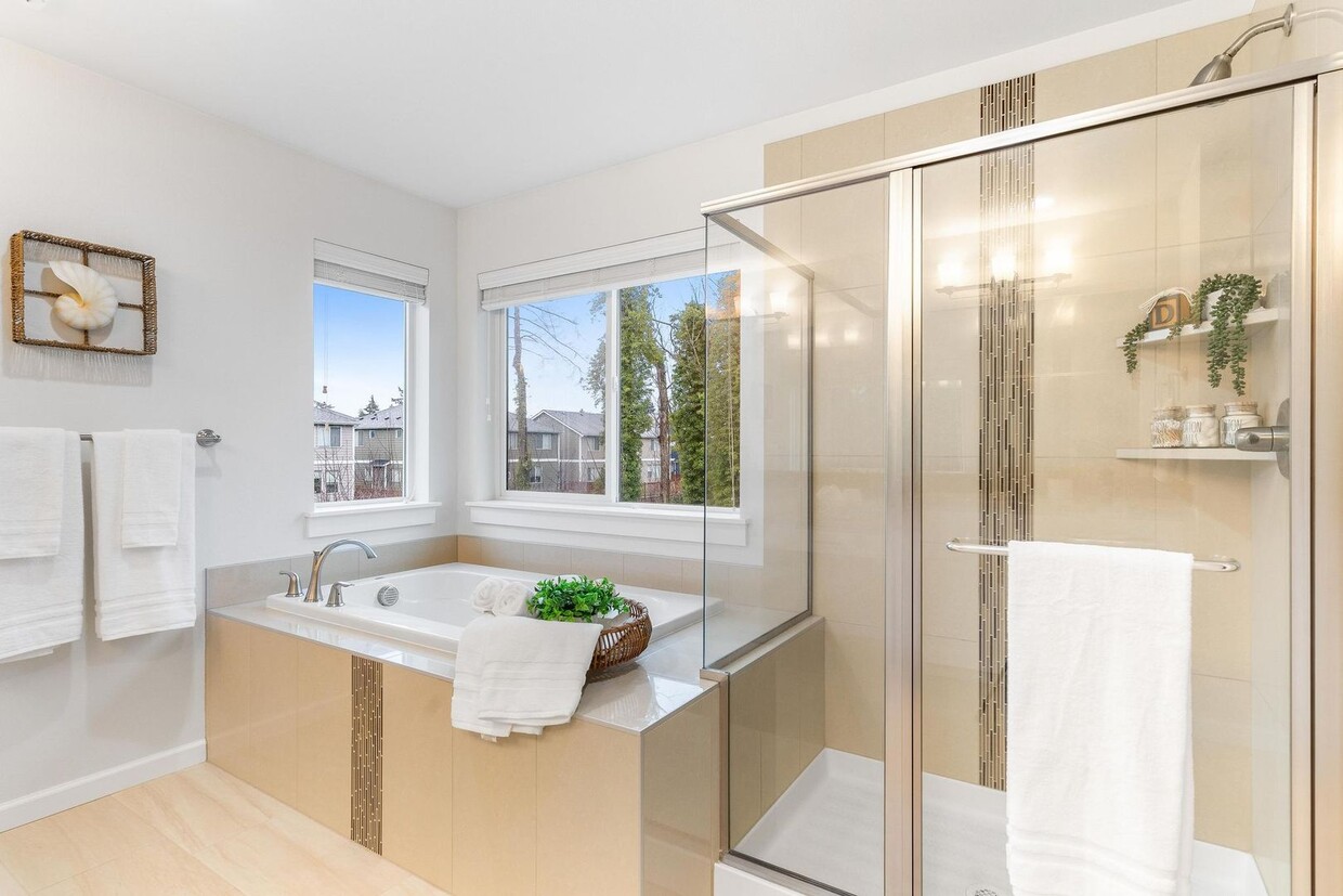 Primary Photo - Modern Built Home in Great Neighborhood - ...