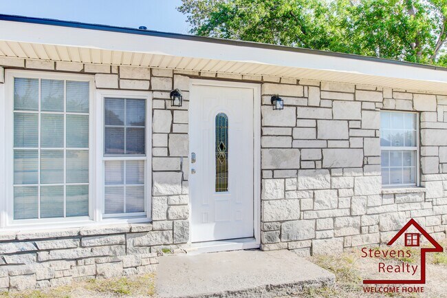 Building Photo - 2013 SW McKinley Ave
