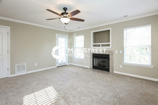 Building Photo - 3 Bedroom Pet-Friendly Home in Winston-Salem, NC with Main Street Renewal