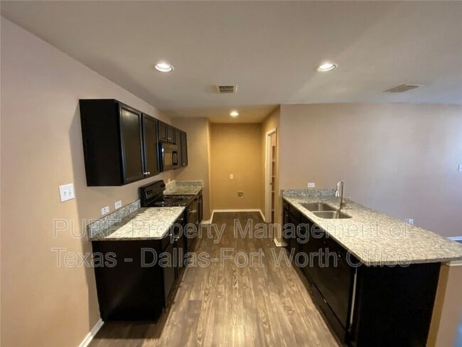 Building Photo - 496 Brookbank Dr