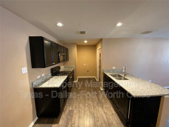 Foto del edificio - 496 Brookbank Dr