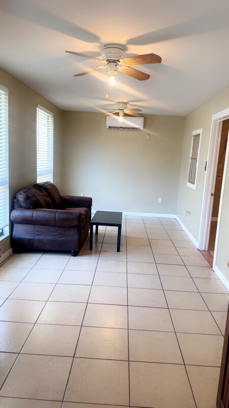 Foto del edificio - 10842 Knollwood Dr