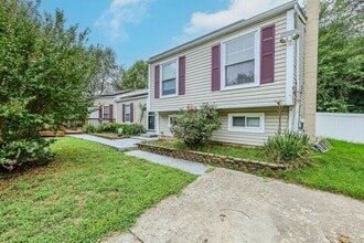 Building Photo - 2225 Pinefield Way