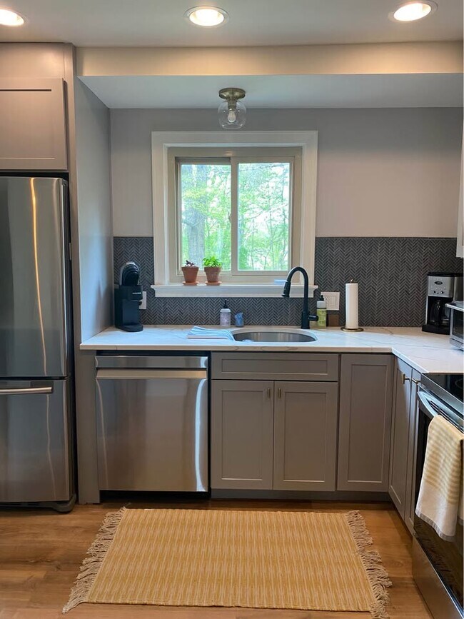 Foto del edificio - 2308 Emerald Heights Ct