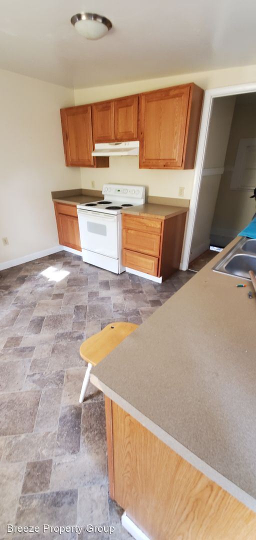 Building Photo - 3 br, 1 bath House - 323 Langdon St