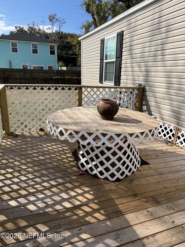 Foto del edificio - 1726 Bermuda Rd