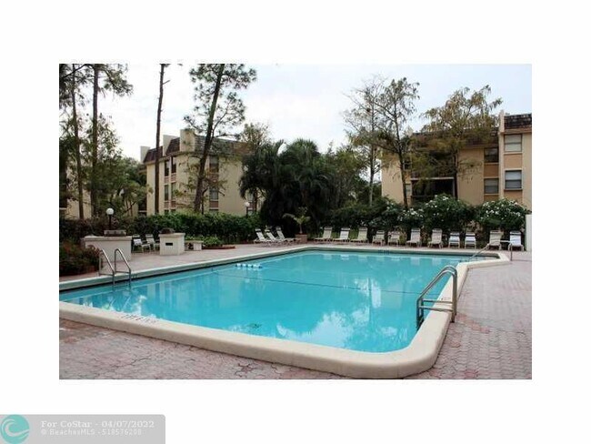 Building Photo - 8429 Forest Hills Dr