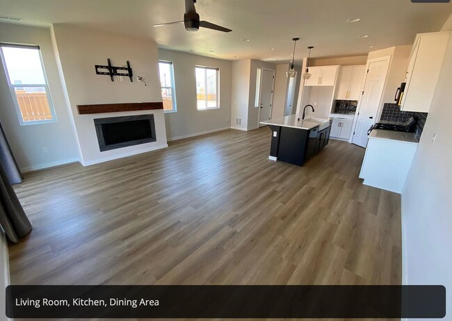 Building Photo - 2962 N Pioneer Canyon Dr