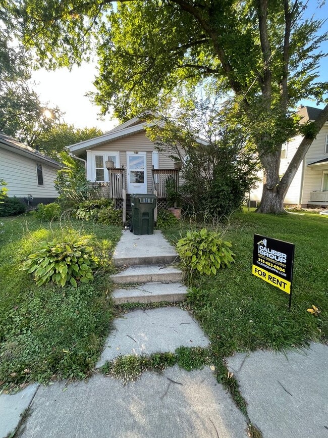 Building Photo - 822 Hammond Ave