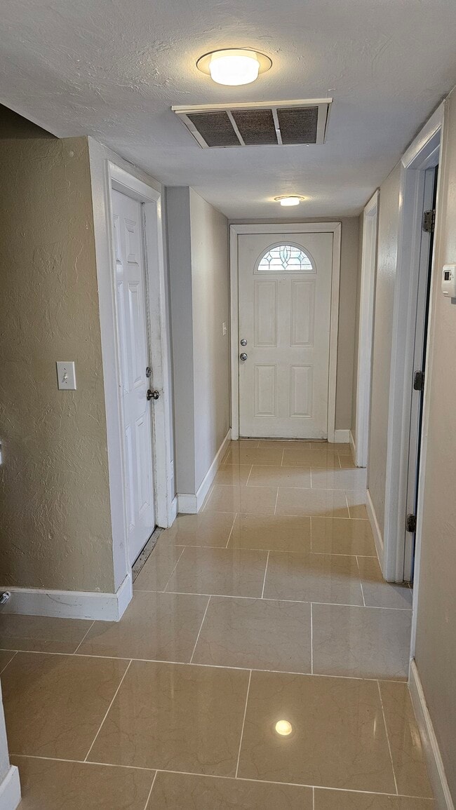 Main Entrance - 1124 SE 6th Ave