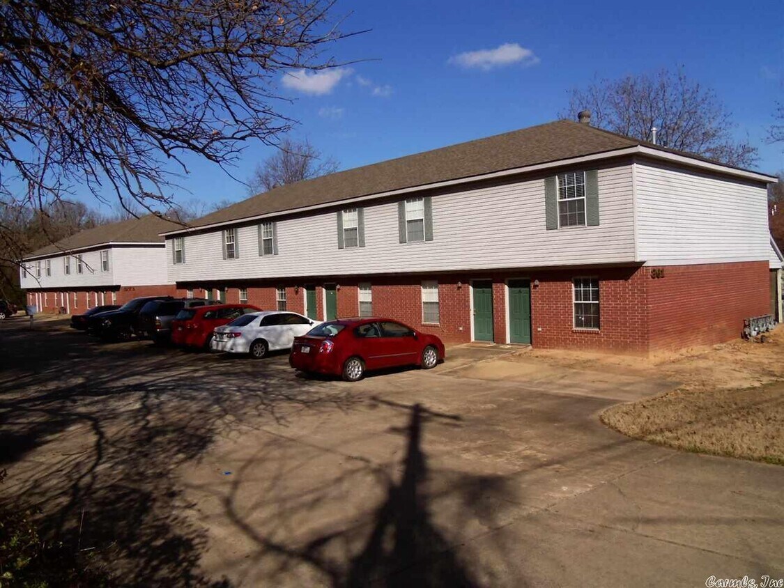 Primary Photo - 361 Club Rd