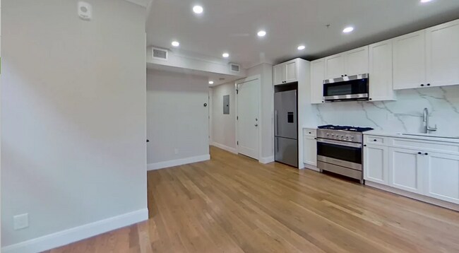 Foto del edificio - 14 Lopez Ave