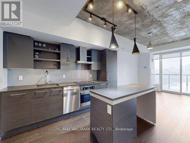 Photo du bâtiment - 1030 King St W