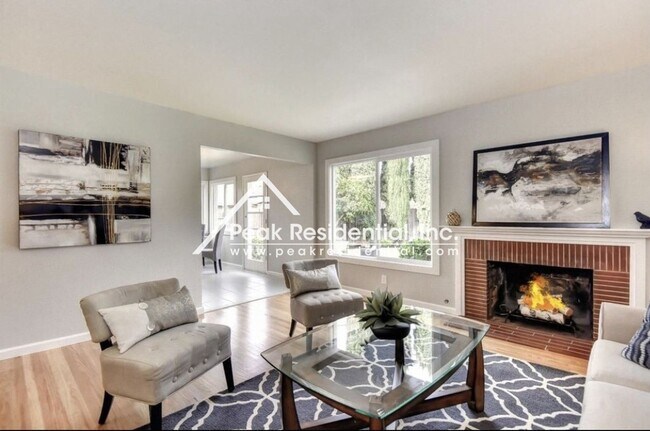 Building Photo - 3 br, 1.5 bath House - 2007 Rossmoor Dr