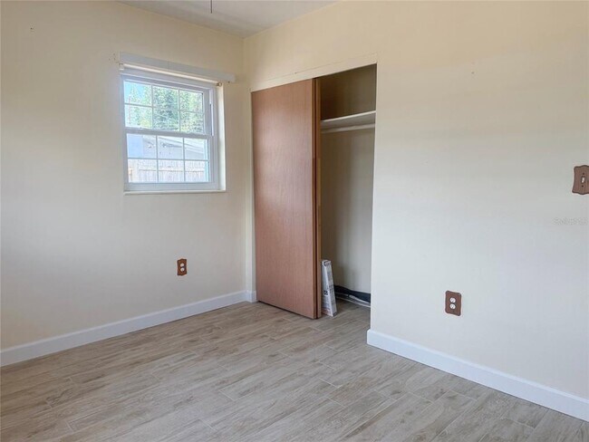 Building Photo - 8916 Narcissus Ave