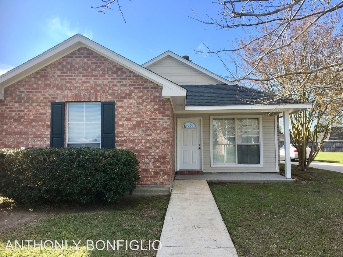 Primary Photo - 3 br, 2 bath House - 1046 Elvin Dr.