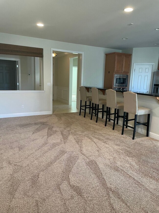 Foto del edificio - 2331 Pepper Tree Ln