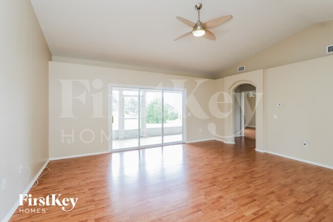 Foto del edificio - 8211 Westmont Terrace Dr